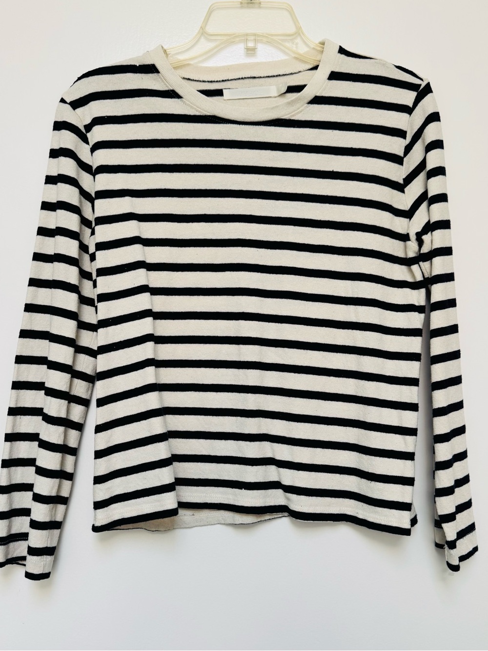 WYETH Striped Long-Sleeve Crewneck Top - Navy & White
Sz XS
